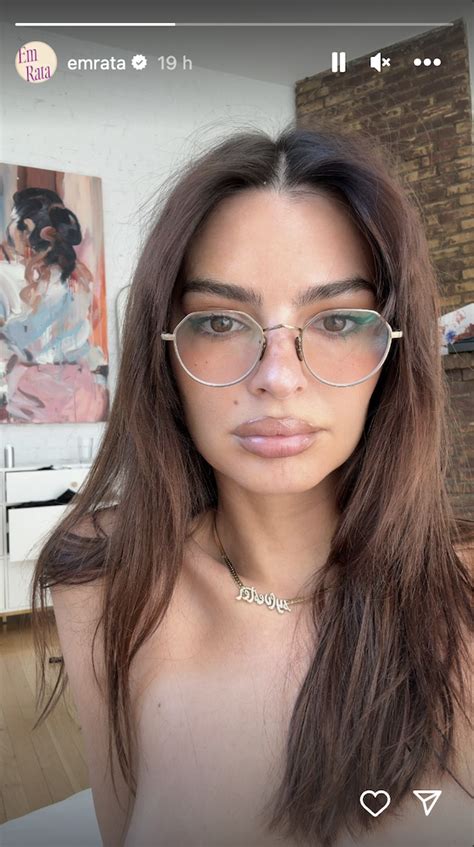 ratajkowski nude|Emily Ratajkowski Poses Nude for Selfie Era Vanity Fair